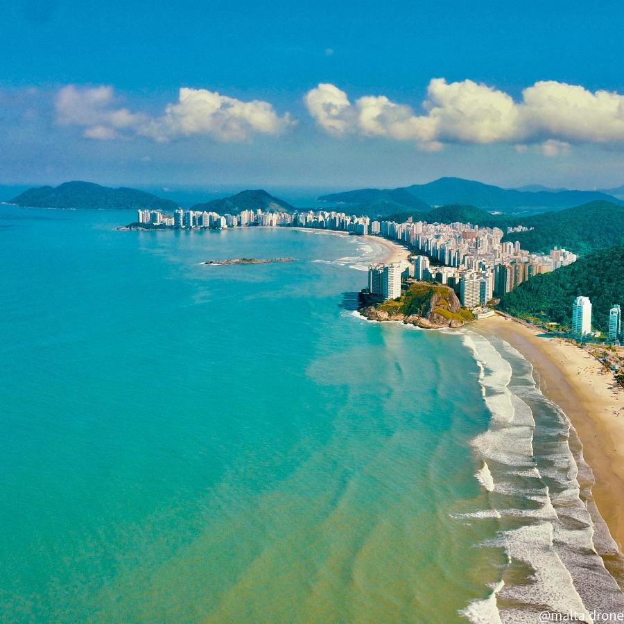 Apartamento Praia Da Enseada Гуаружа Екстериор снимка