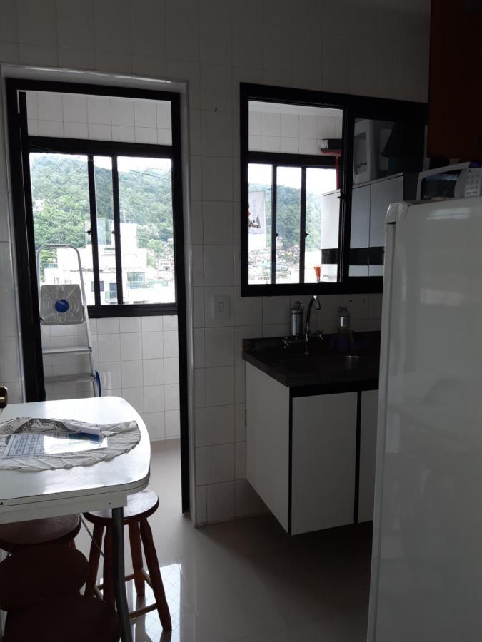 Apartamento Praia Da Enseada Гуаружа Екстериор снимка